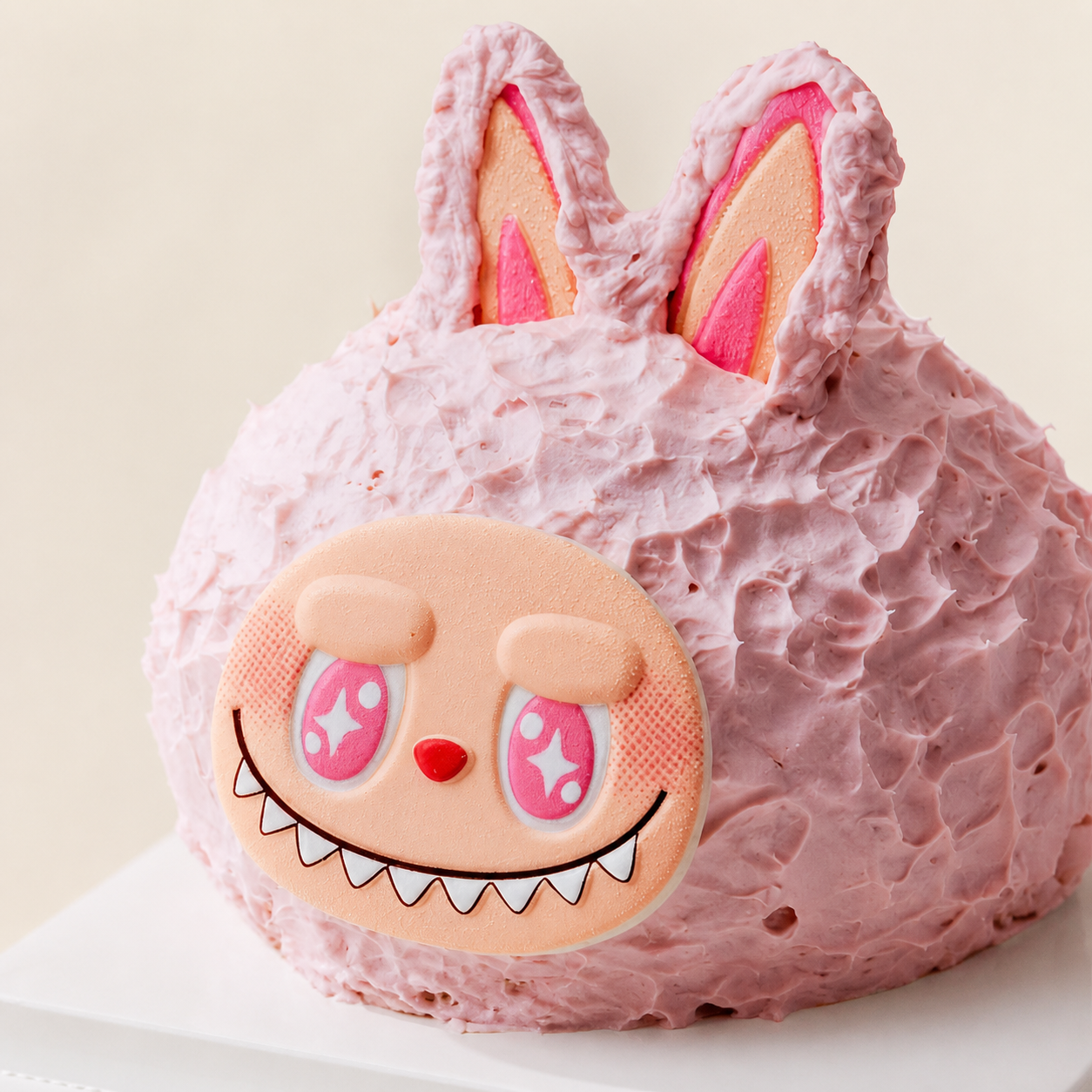 Pinky Fluffy 3D Cake cake detail close-up